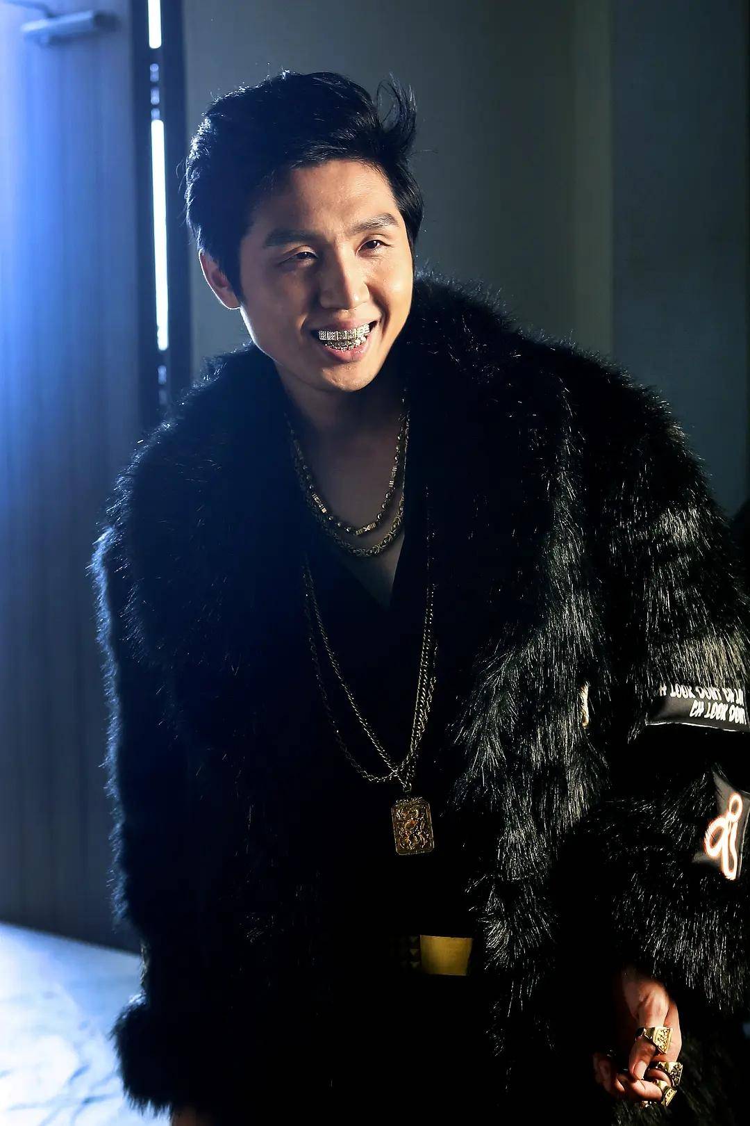 亿万懦夫电影在线,亿万懦夫电影网