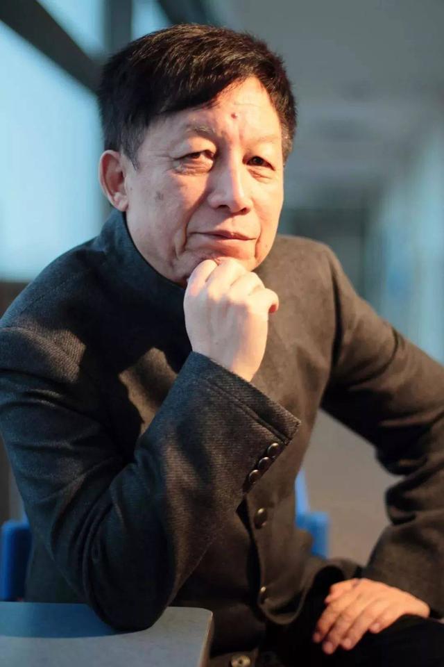 易中天品三国全集在线观看,易中天品三国1一52集免费