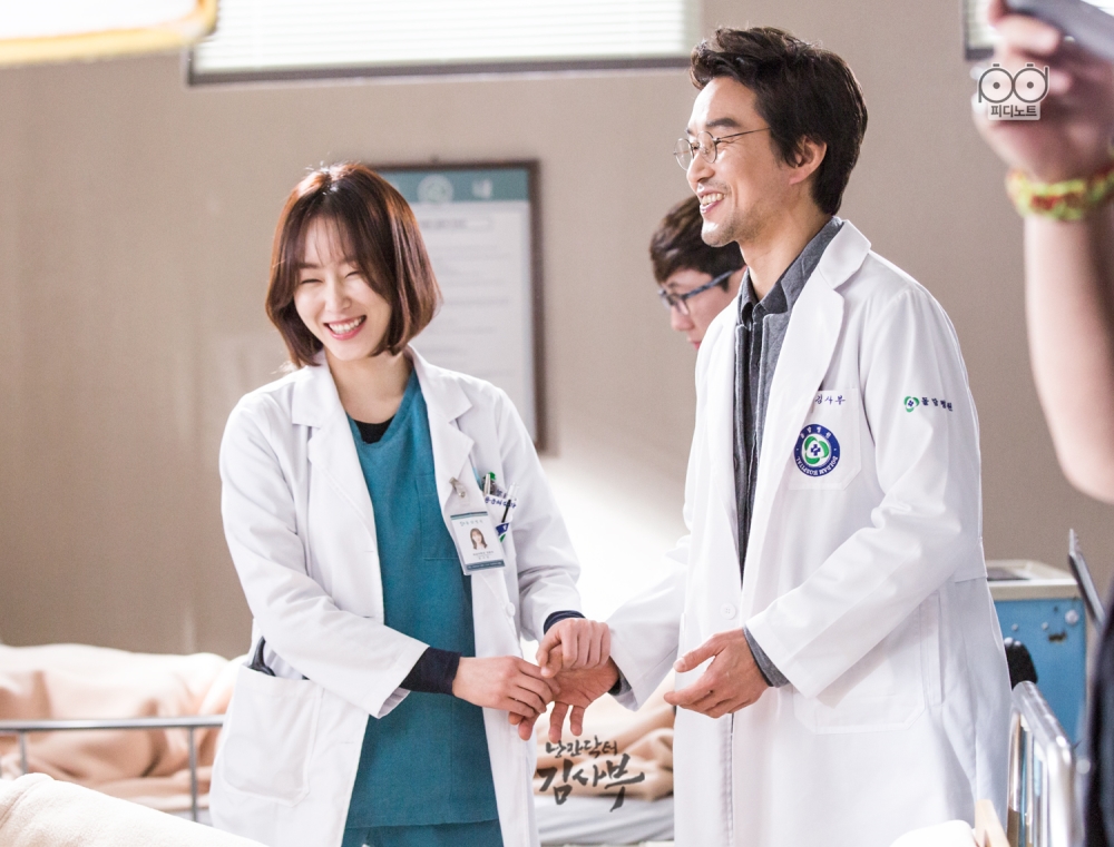 师傅剧情介绍,韩剧浪漫医生金师傅剧情介绍